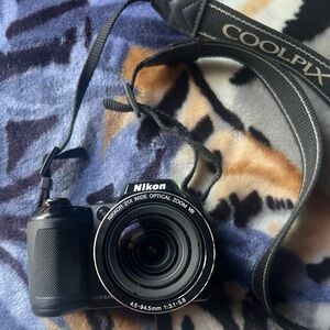 Nikon COOLPIX L310 camera